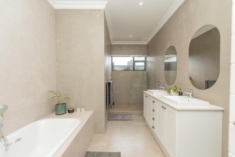 4 Bedroom Property for Sale in Kragga Kamma Eastern Cape